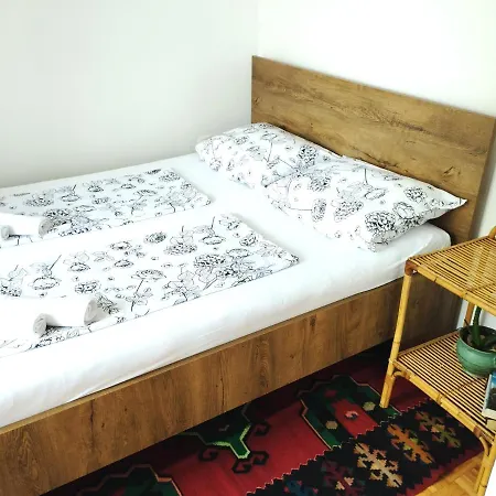 Amigo-free Public Parking